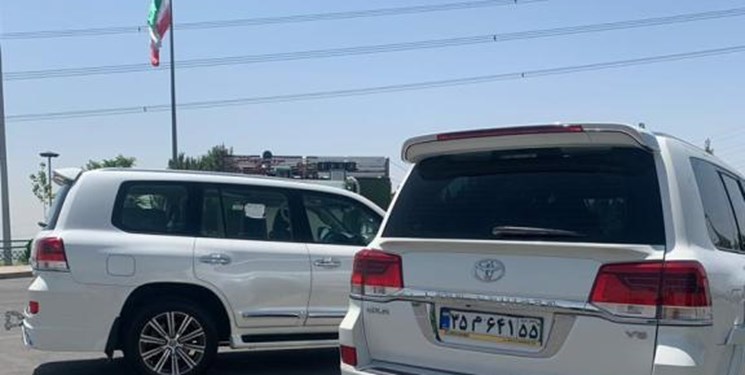 بازخورد منفی خودروهای شاسی بلند همراه وزرا در سفرهای استانی
