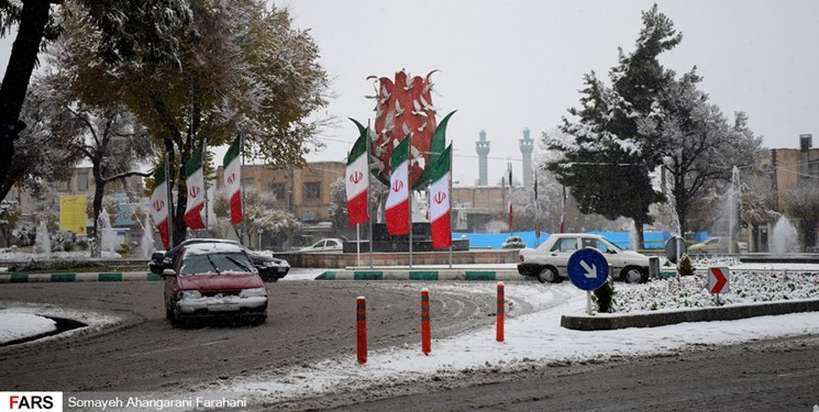 بارش برف و باران در محورهای ۶ استان/ تردد روان در جاده‌ها