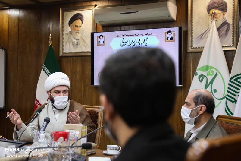 رونمایی از مجموعه ۷ جلدی «گام دوم انقلاب اسلامی» 