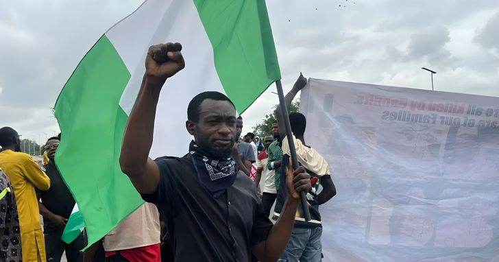 سرمایه‌گذاران خشمگین نیجریه‌ای دفتر یک صرافی ارزهای دیجیتال را غارت کردند!