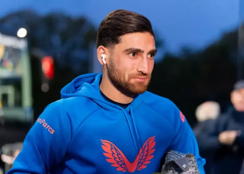 ilvdn44y2-1 سند پرسپولیسی شدن کاپیتان تیم ملی (عکس)