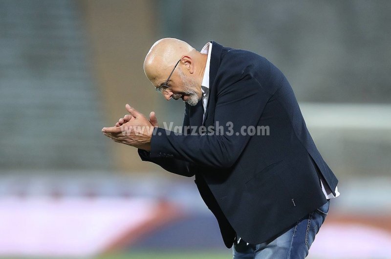 ldplvs1h0-1 نظرسنجی: تغییر نیمکت استقلال، آری یا نه