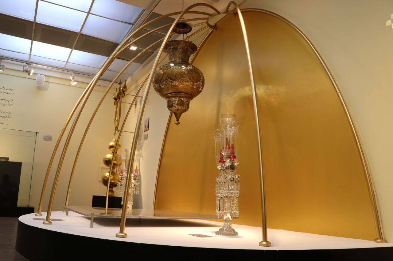 آثار نفیسی از گنجینه حرم امام رضا (ع) برای نخستین بار در تهران به نمایش در آمد