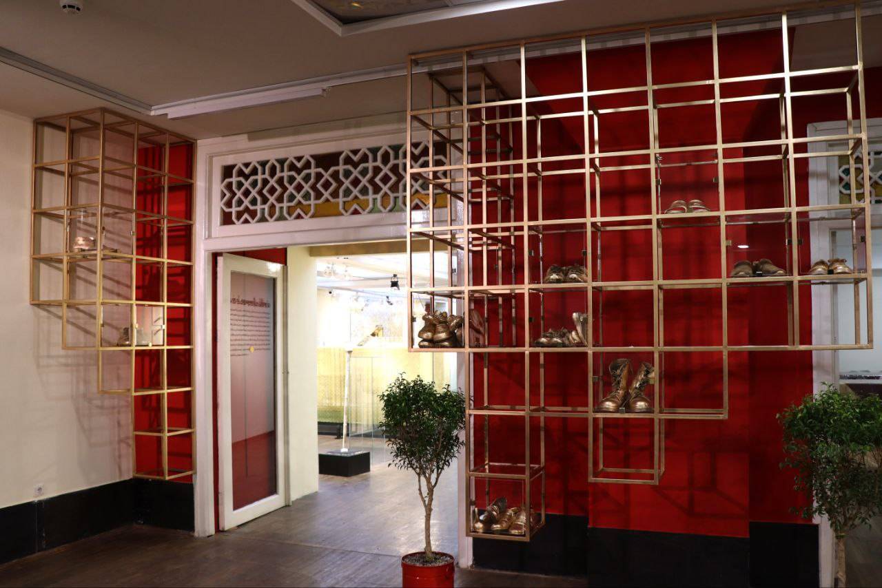 آثار نفیسی از گنجینه حرم امام رضا (ع) برای نخستین بار در تهران به نمایش در آمد