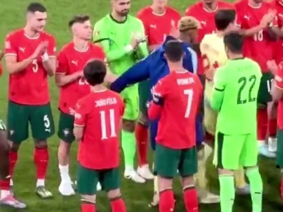 عجیب ترین صحنه در فینال پرتغال اسپانیا ؛ کینه شتری یامال نسبت به رونالدو + عکس