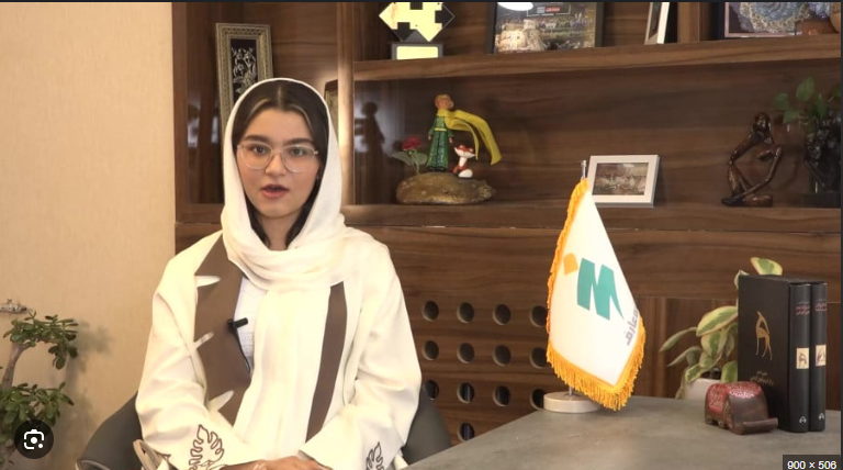 آترینا فرهمند؛ رتبه یک کنکور تجربی ۱۴۰۴ و مسیر موفقیتش